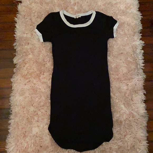 Heart & Hips Dresses & Skirts - Black / White Sporty Dress Size Small